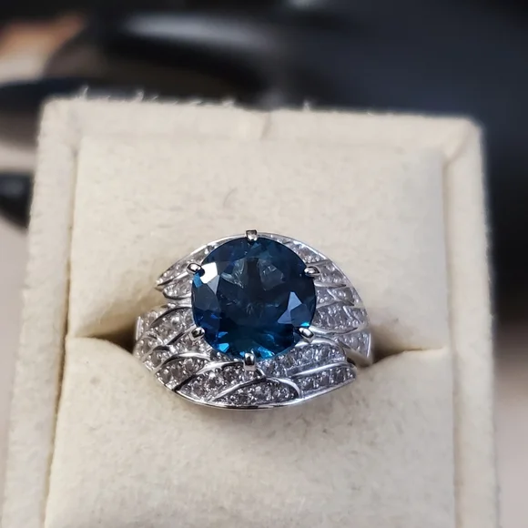 Sterling Silver 925 Sapphire Ring - Picture 7 of 9